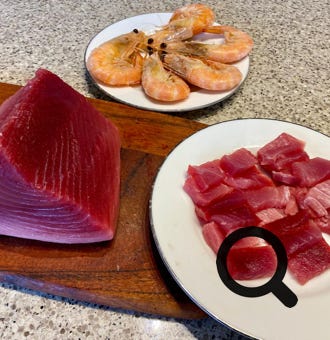 海鲜冷冻库的价格单： 活的鲍鱼约350-400g:1只/$26 冷冻帝王蟹约:0.8-1kg/盒/$88 日本刺身级赤贝柱10/20：1kg20-40个/盒/$47 刺身级三文鱼整片约：1.2-1.5kg/$35kg 刺身级蓝鳍tuna :$30/kg 特大号U6,冻虾，U6/1kg约12个: 1kg/$42, 整箱/5kg/$200 特大号U8冻虾, U8/1kg约16个：1kg/$37，整箱/5kg/$175 天妇罗炸虾16/20: 1kg/盒/$20 软壳蟹：1kg/盒/$28 熟竹节虾10/20/：$35/kg, 5kg/盒/$165